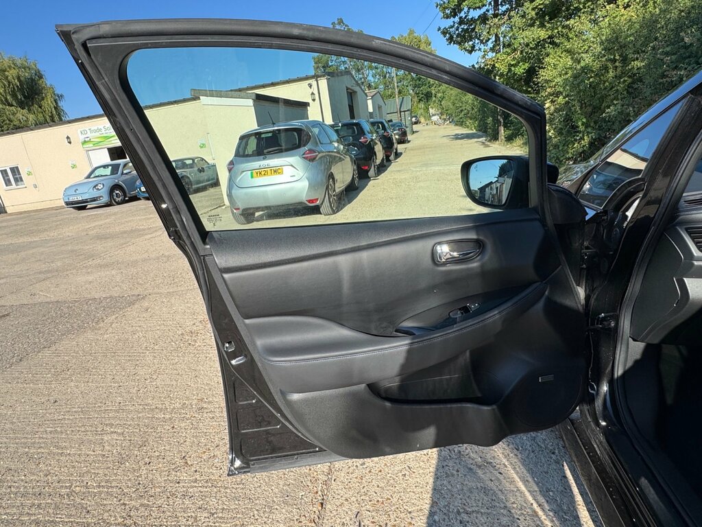 Nissan Leaf Tekna Grey #30