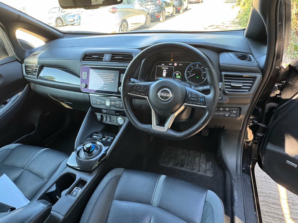 Nissan Leaf Tekna Grey #40