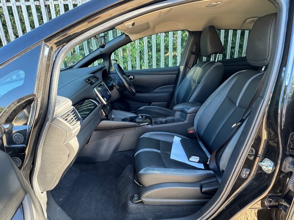 Nissan Leaf Tekna Grey #27