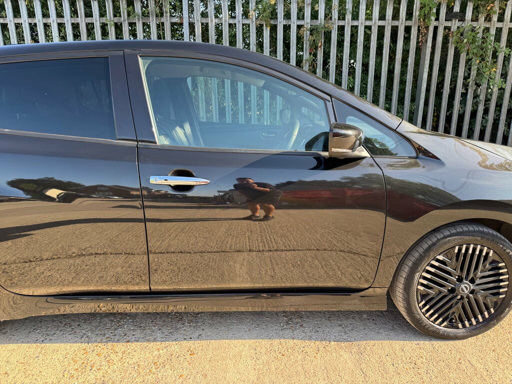 Nissan Leaf 39Kwh Tekna Hatchback 150 Ps Black #6