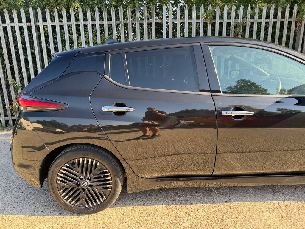 Nissan Leaf Tekna Grey #9