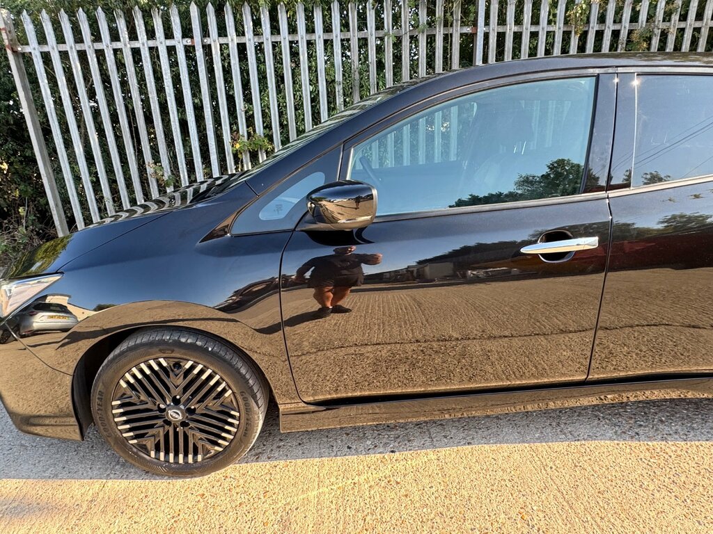 Nissan Leaf Tekna Grey #23