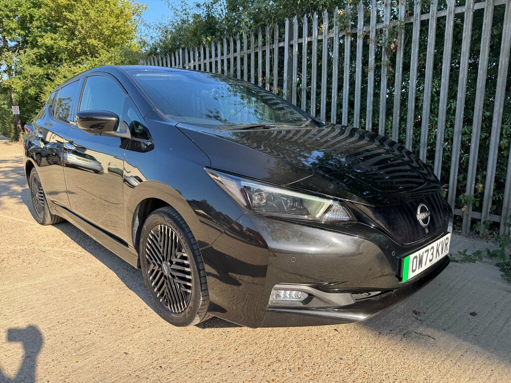 Nissan Leaf 39Kwh Tekna Hatchback 150 Ps Black