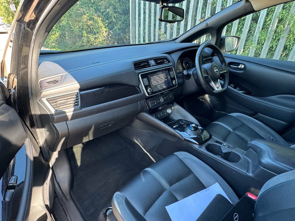 Nissan Leaf Tekna Grey #31