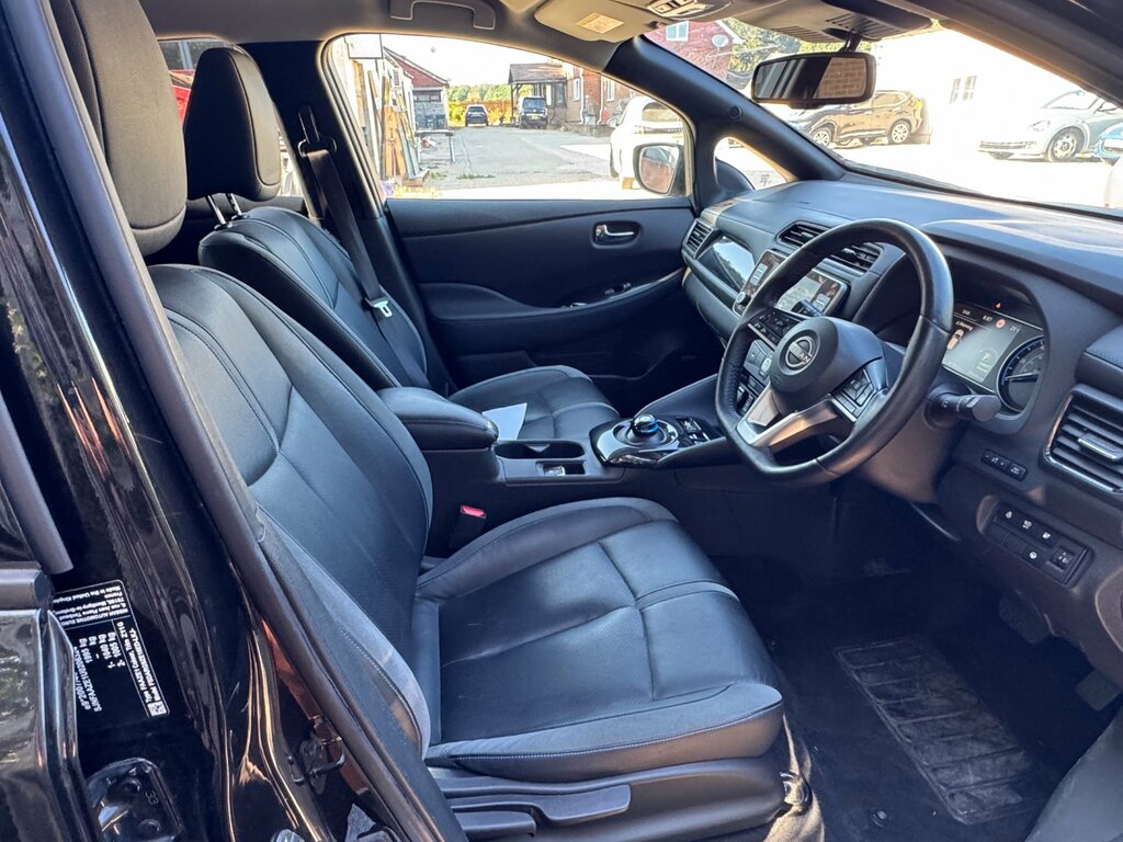 Nissan Leaf Tekna Grey #41