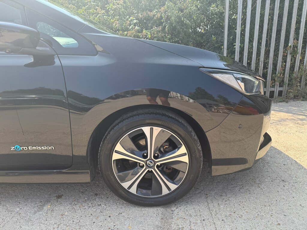 Nissan Leaf 40Kwh N-connecta Hatchback  #8