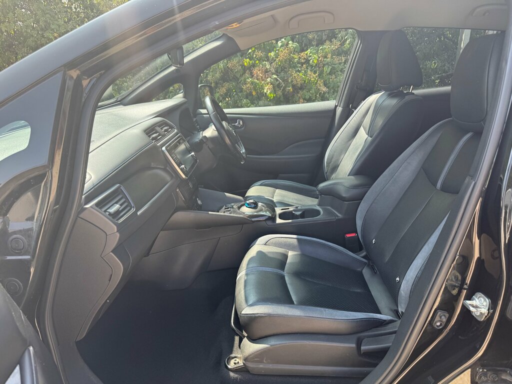 Nissan Leaf 40Kwh N-connecta Hatchback  #28