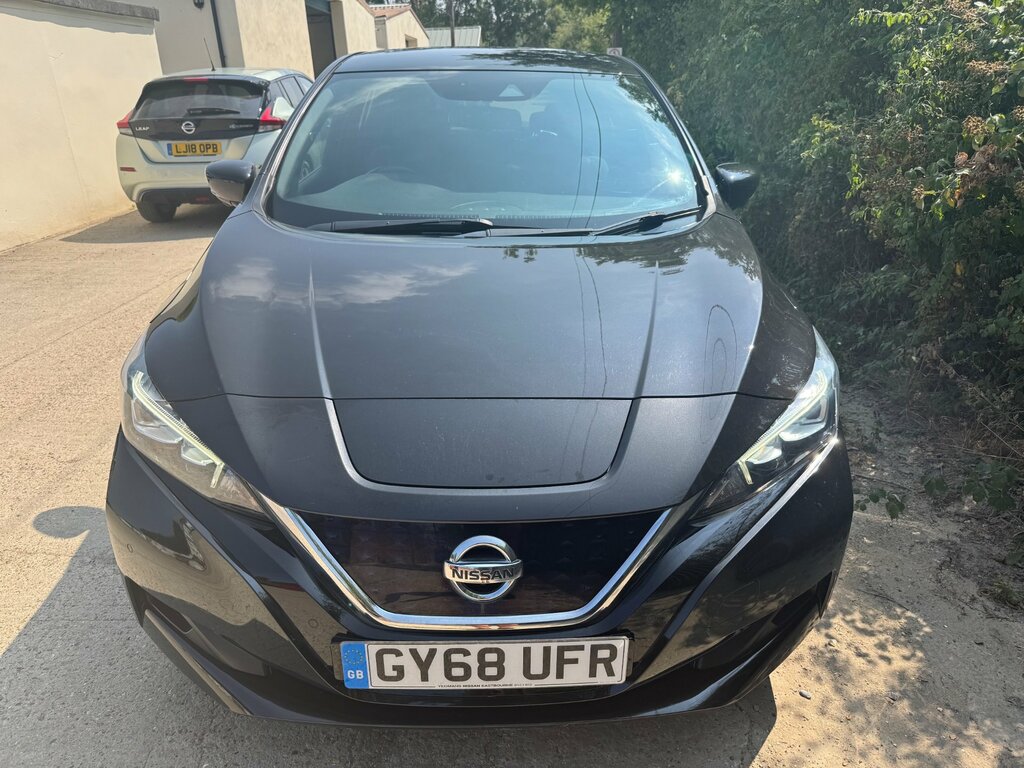 Nissan Leaf 40Kwh Tekna Hatchback 150 Ps Black #3