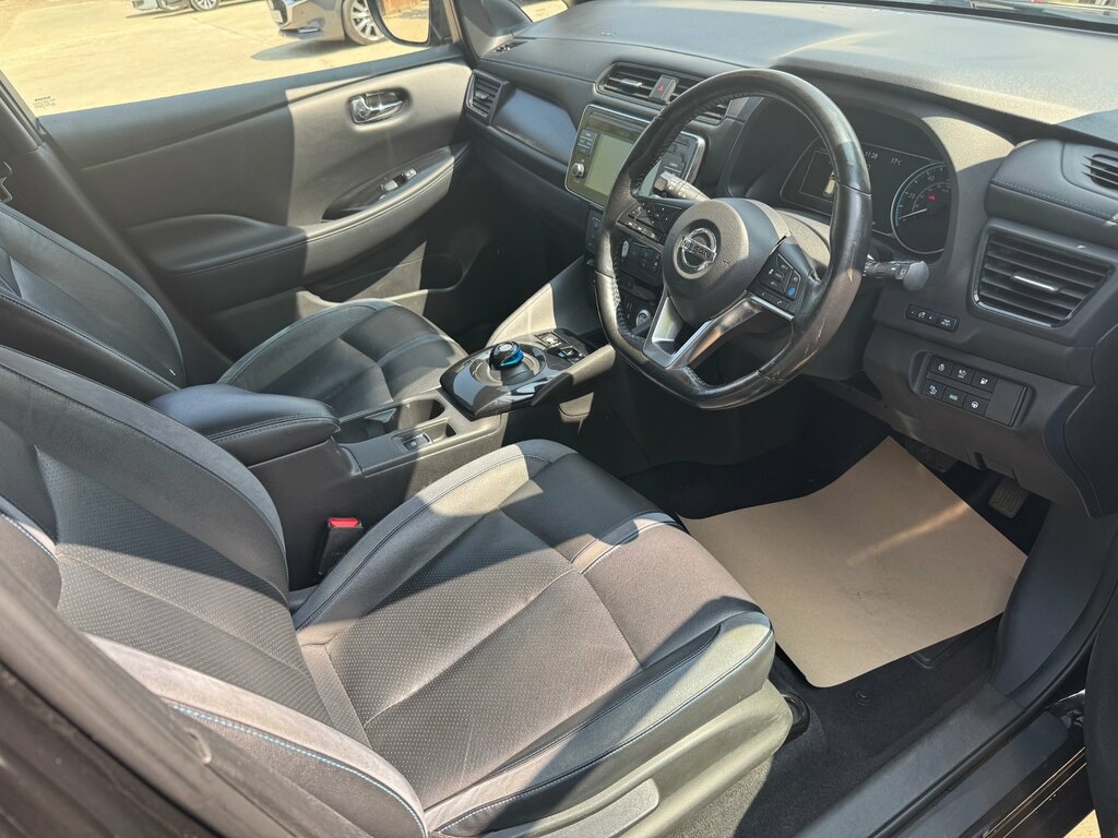 Nissan Leaf 40Kwh N-connecta Hatchback  #40