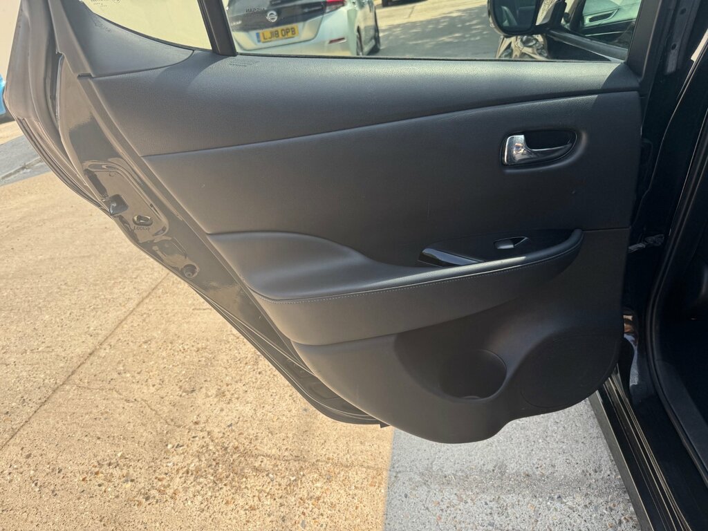 Nissan Leaf 40Kwh N-connecta Hatchback  #34