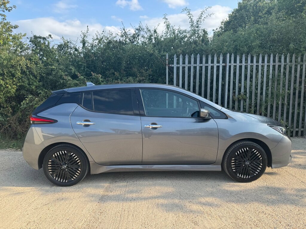 Nissan Leaf 39Kwh N-connecta Hatchback 150 Grey #2