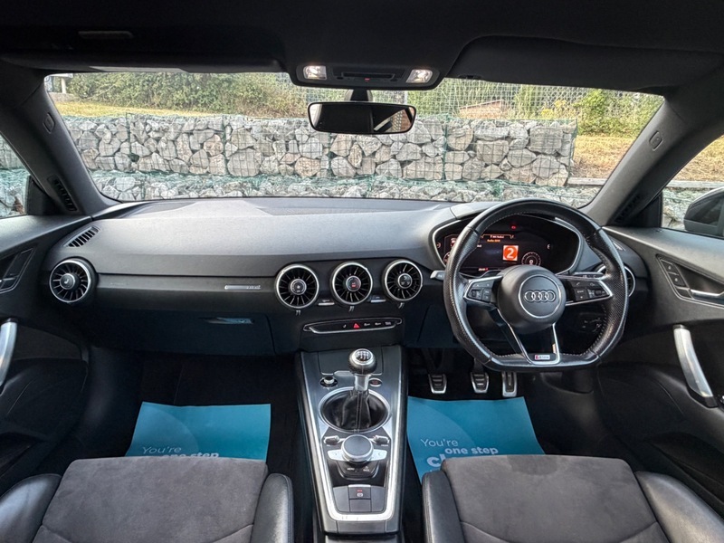 Audi TT 2.0 Tdi Ultra S-line Black #4