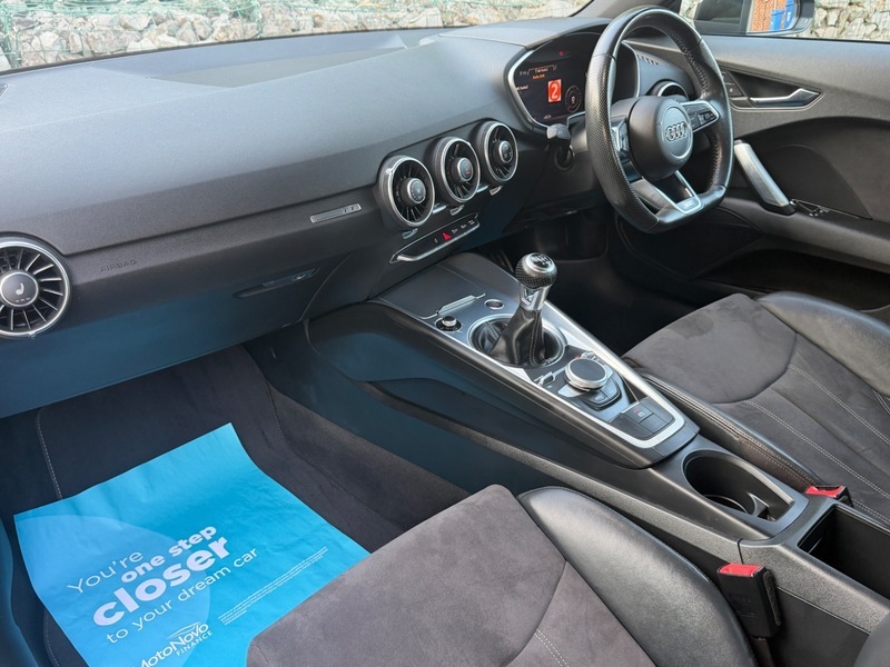 Audi TT 2.0 Tdi Ultra S-line Black #2