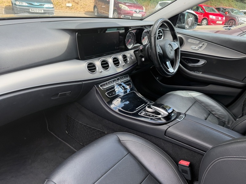 Mercedes-Benz E Class 2.0 E220d Se Premium Black #3