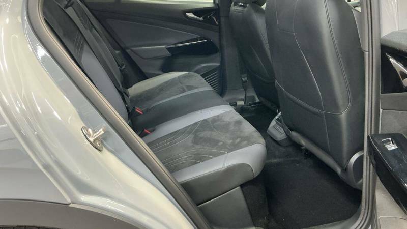 Volkswagen ID.4 Pro 77Kwh Life Suv 286 Ps White #9