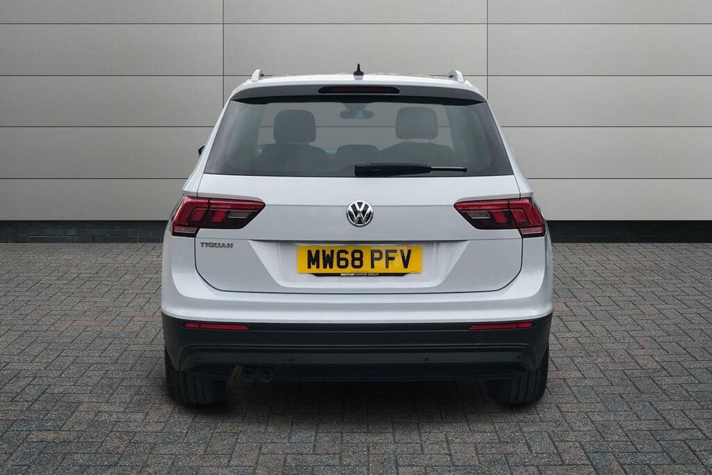 Volkswagen Tiguan 2.0 Tdi Se Navigation Dsg Euro 6 Ss Silver #3