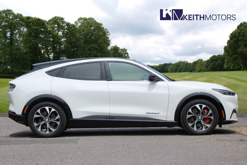 Ford Mustang Mach-E Extended Range 91Kwh Premium Suv White #4