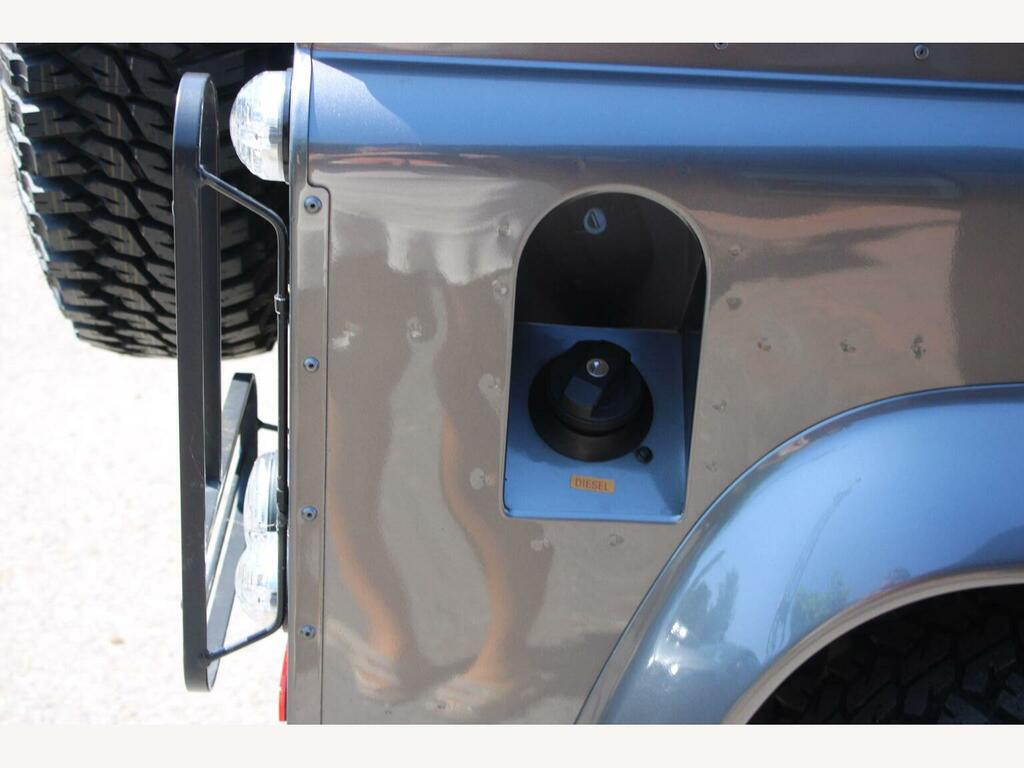 Land Rover Defender 90 Suv Brown #31