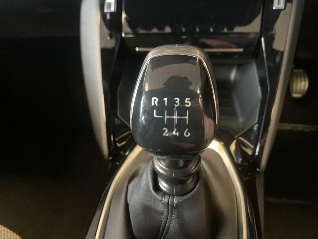 Peugeot 2008 1.2 Puretech 130 Gt Eat8 White #21