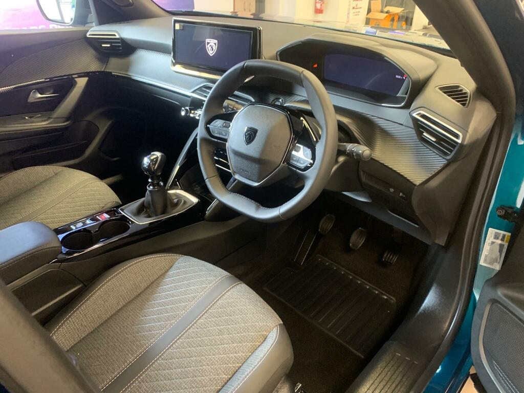 Peugeot 2008 1.2 Puretech 130 Gt Eat8 White #17