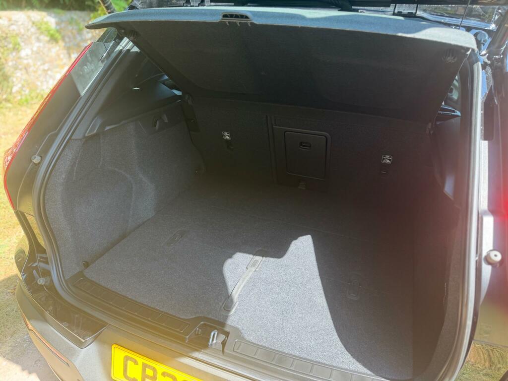 Volvo XC40 2.0 B3 Mhev Plus Dark Suv Hybrid Dct Au Black #4