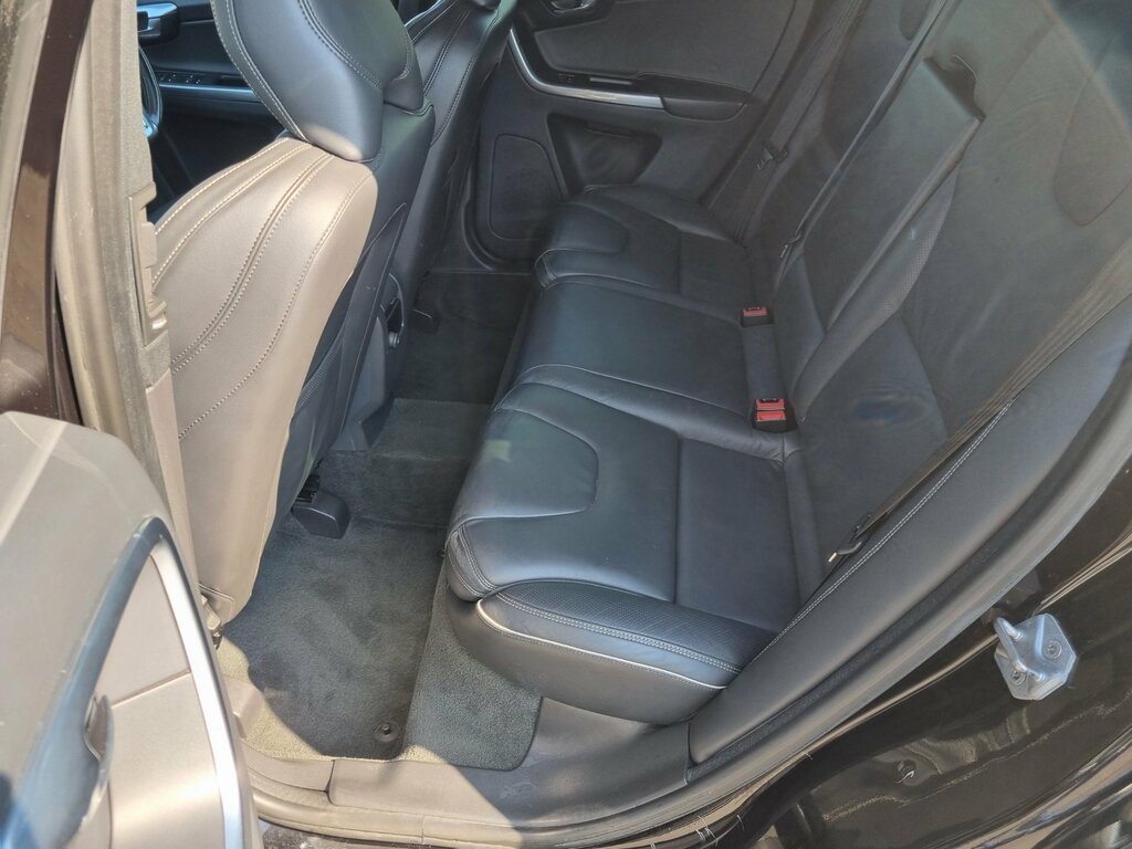 Volvo XC60 Silver #23