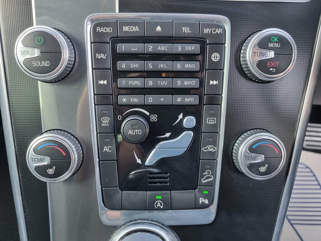 Volvo XC60 Silver #17
