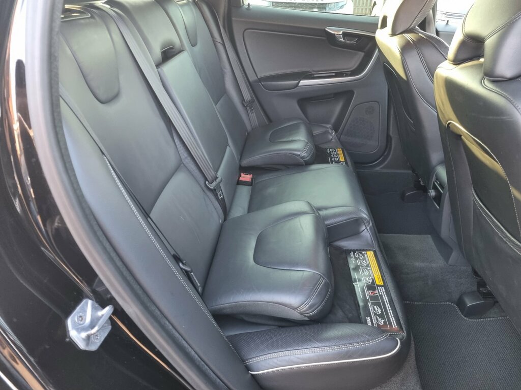 Volvo XC60 Silver #22