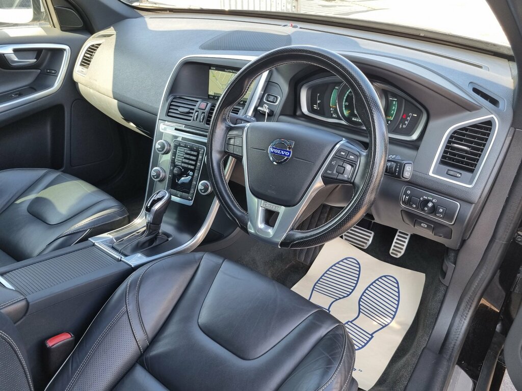 Volvo XC60 2.4 D5 R-design Lux Nav Suv Awd Eu Black #2