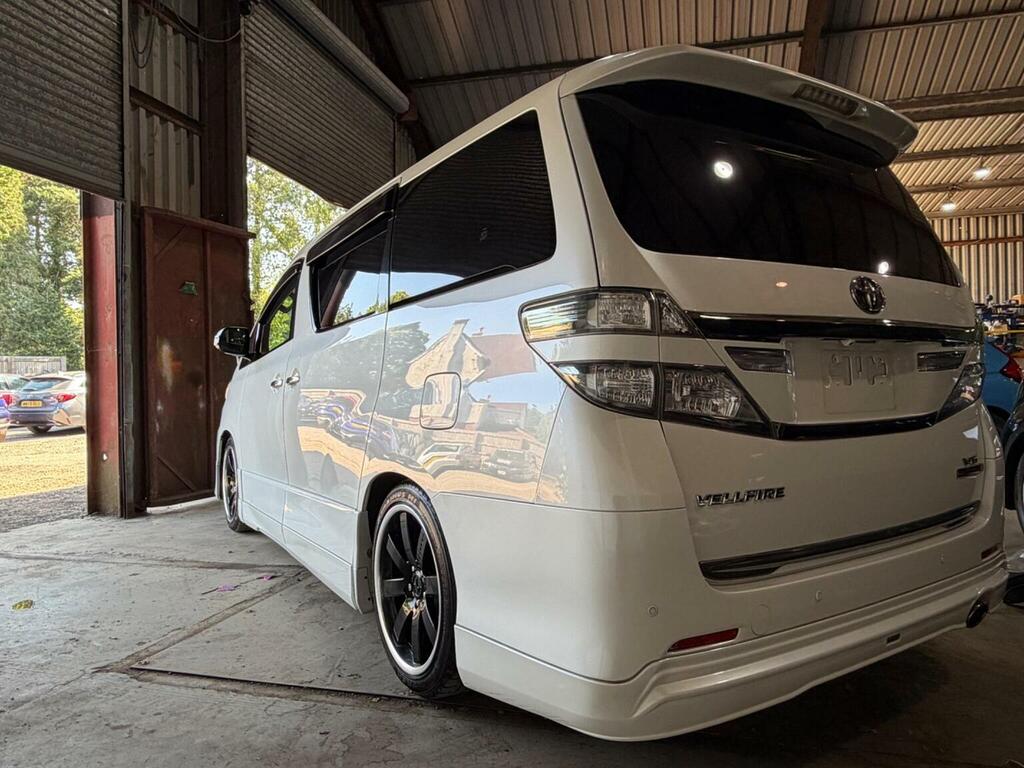 Toyota Vellfire Mpv 3.5 V6 Golden Eyes 2 201414 White #3