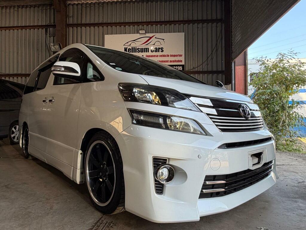 Toyota Vellfire Mpv 3.5 V6 Golden Eyes 2 201414 White #4
