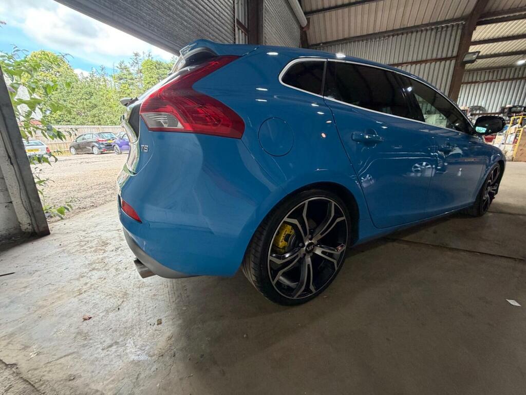 Volvo V40 Volvo V40 1.6 D2 R-design Euro 5 Ss Red #37