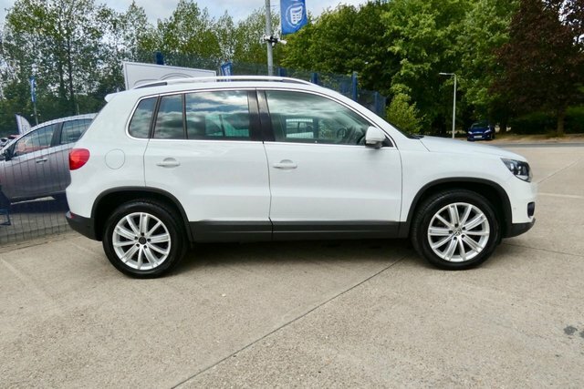 Volkswagen Tiguan 2015 2.0 Tdi Bluemotion Tech Match Edition Suv White #4