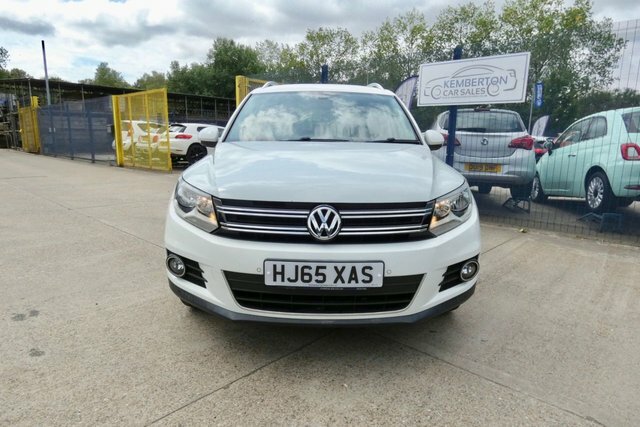 Volkswagen Tiguan 2015 2.0 Tdi Bluemotion Tech Match Edition Suv White #2