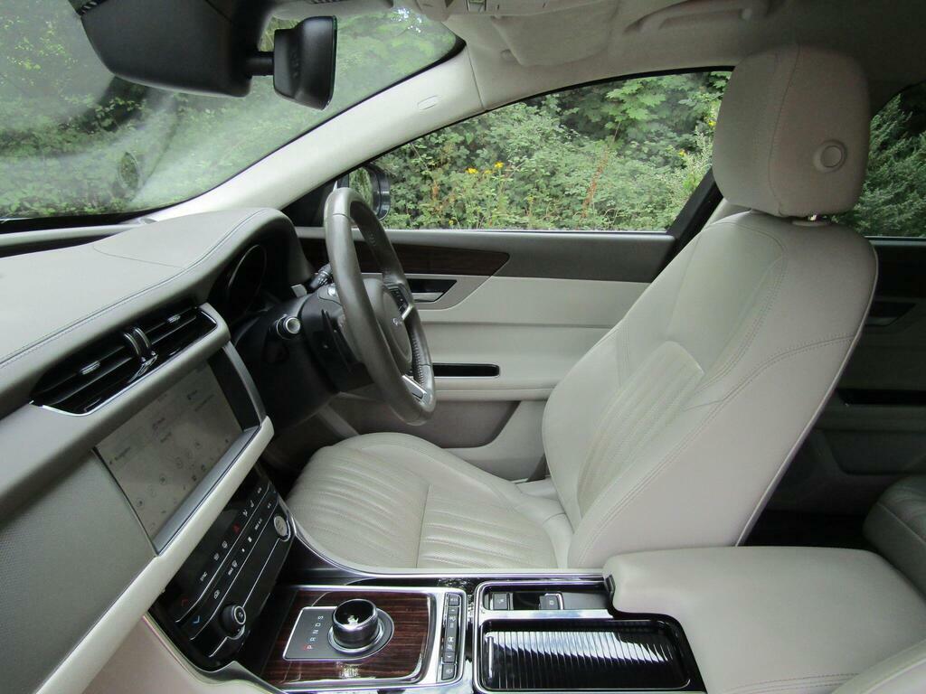 Jaguar XF Xf Portfolio Black #18