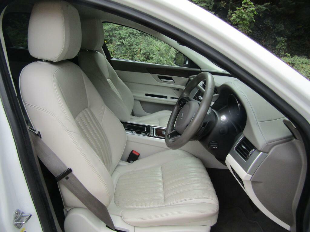Jaguar XF Xf Portfolio Black #7