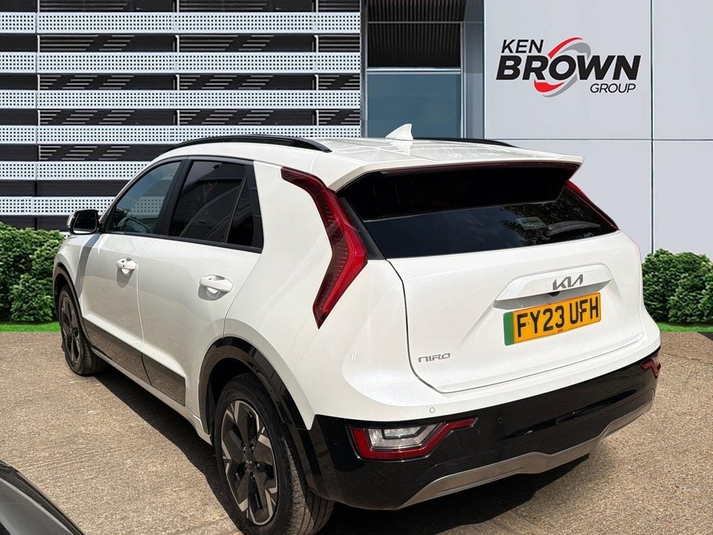 Kia e-Niro 64.8Kwh 3 Suv FY23UFH White #2