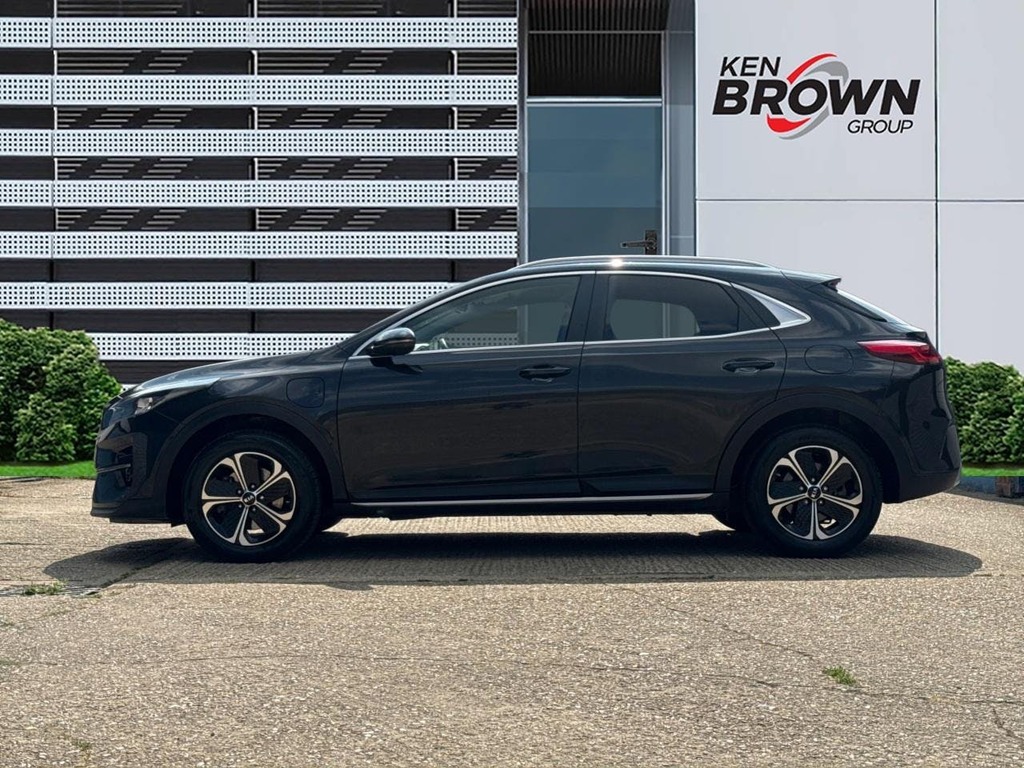 Kia Xceed 1.6 Gdi 8.9Kwh 3 Suv Plug In Hybrid Dct Black #3