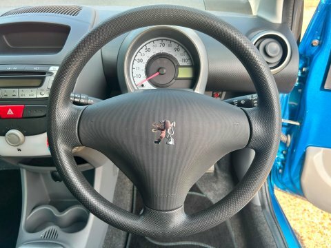 Peugeot 107 Hatchback Black #14