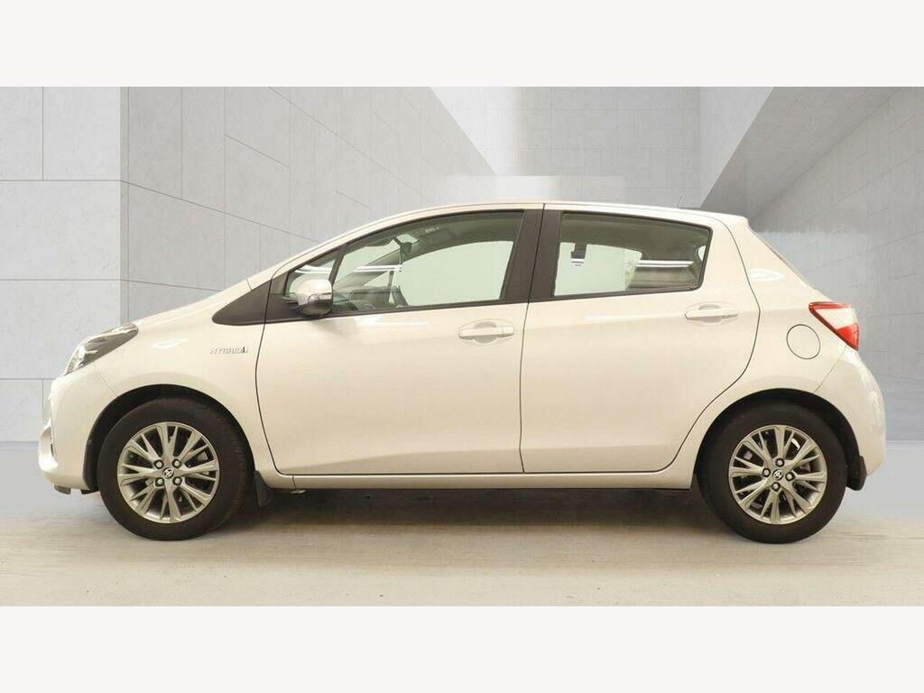 Toyota Yaris 1.5 Vvt-h Icon E-cvt Euro 6 Ss Silver #4