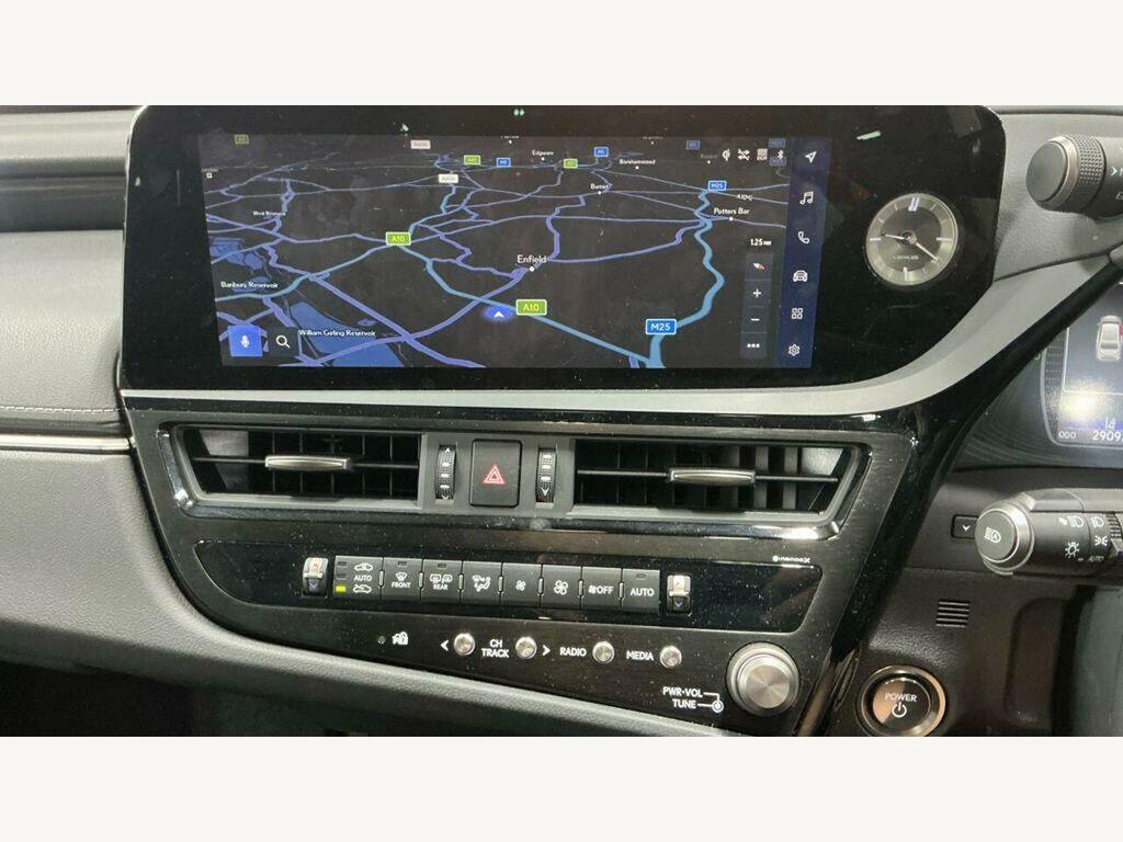 Lexus ES 300H 2.5 F-sport Cvt Takumi Pack Red #8
