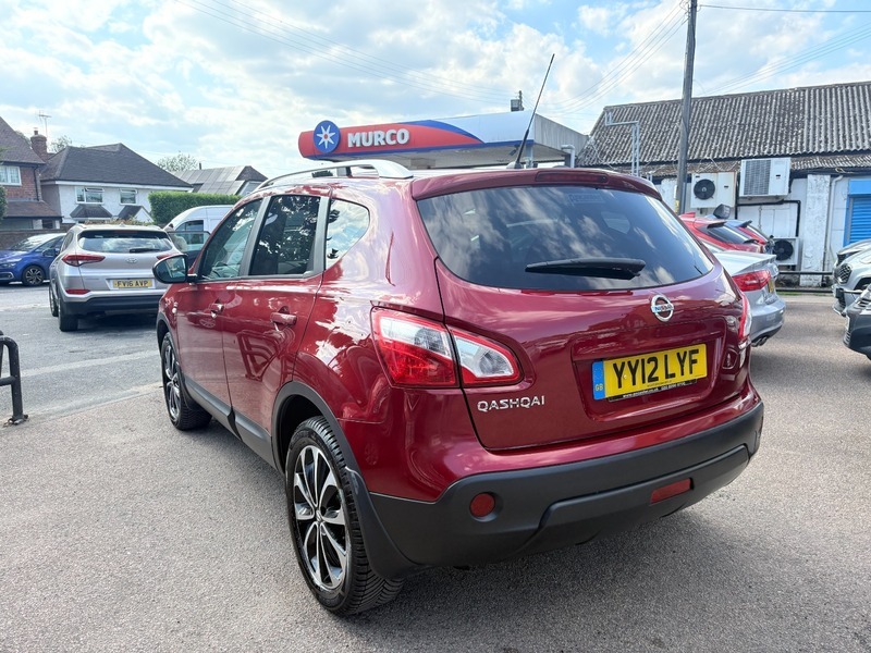Nissan Qashqai N-tec Is Red #5