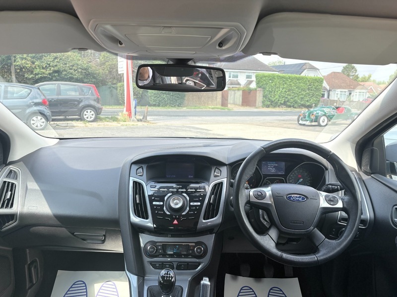 Ford Focus Hatchback 1.6 Zetec Powershift Euro 5 201363 Grey #15