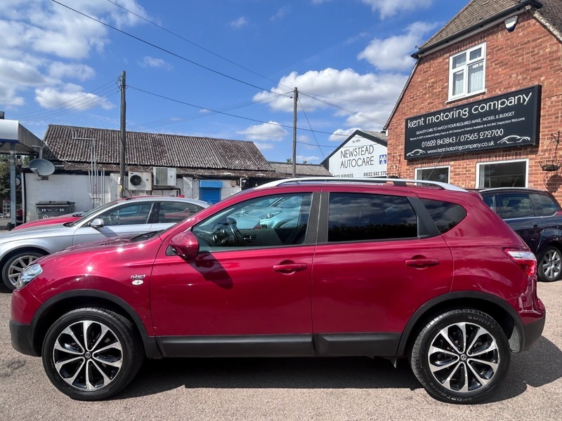 Nissan Qashqai N-tec Plus Red #4