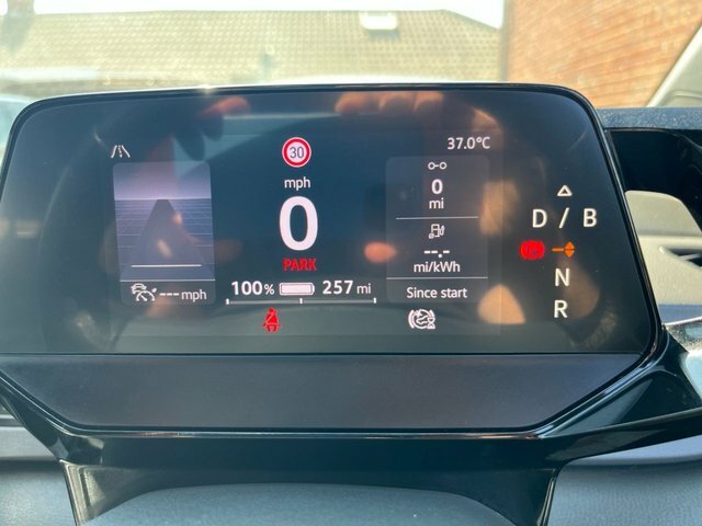 Volkswagen ID.3 Pro 58Kwh Life Hatchback 145 Ps Grey #2