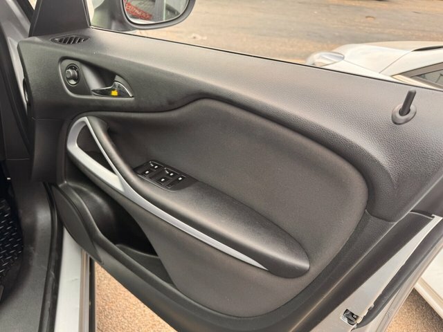 Vauxhall Zafira Tourer Cdti Exclusiv Mpv Silver #4