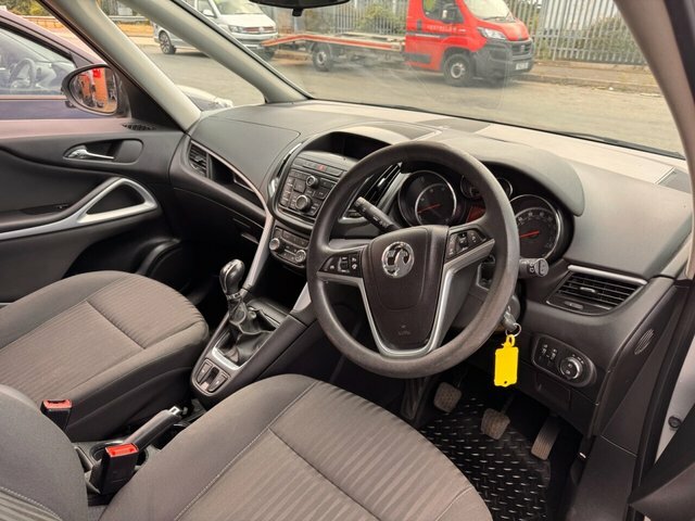 Vauxhall Zafira Tourer Cdti Exclusiv Mpv Silver