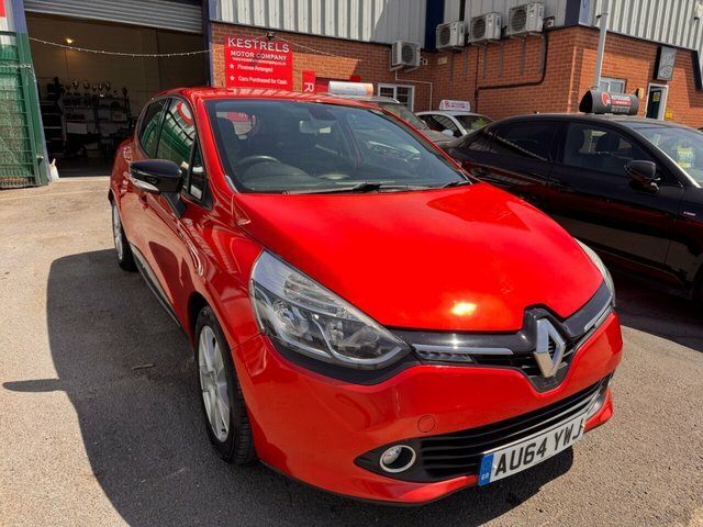 Renault Clio 16V Dynamique Medianav Hatchback Red