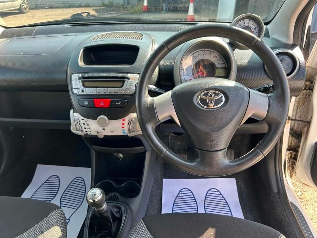 Toyota Aygo 1.0 Vvt-i Ice Euro 5 Red #8