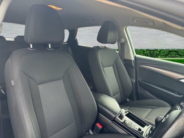 Hyundai I40 1.7L Se Nav Business Silver #12